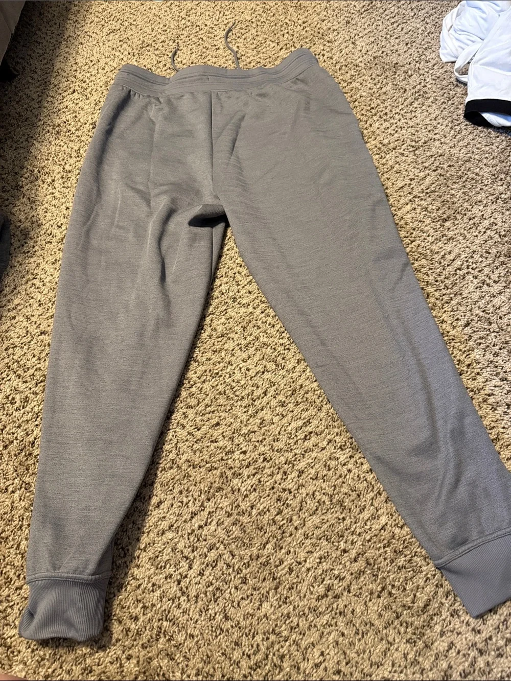 Nike Light Gray Therma-Fit Fleece Joggers